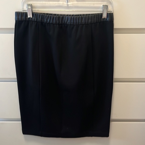 Pink Tartan black pencil skirt with vegan leather accents size 8. - Picture 6 of 10